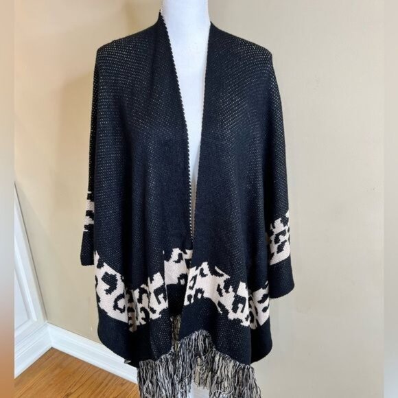 Entro Black Fringed Open Front Wrap w/ Animal Print and Arm Holes Size Large - Picture 5 of 11